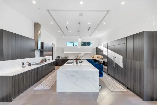 Luxury Mansion: 18067 Calvert Street, Encino Luxury Mansion: 18067 Calvert Street, Encino